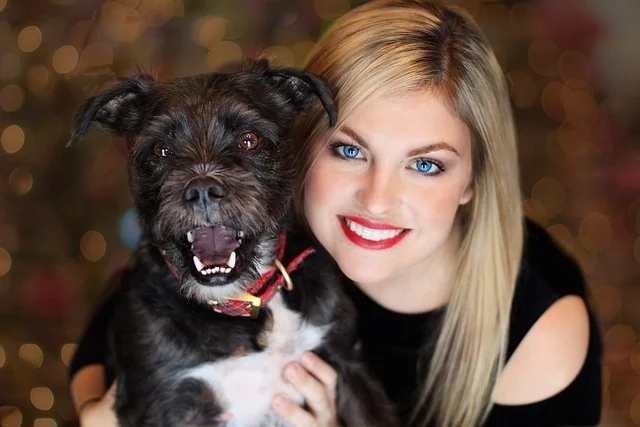 Mujer con un perro